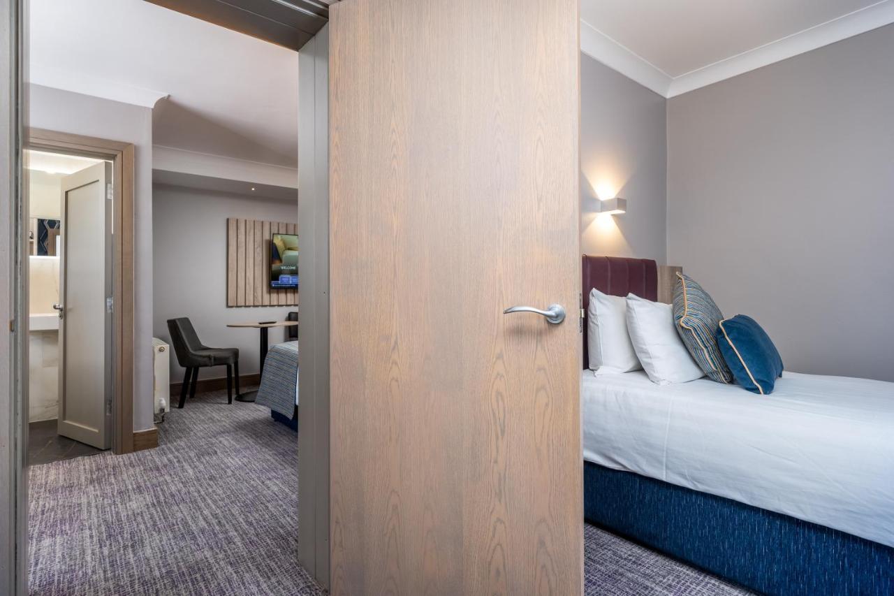 Rochestown Lodge Hotel Дун-Лэаре Экстерьер фото