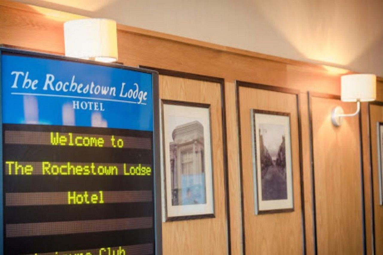 Rochestown Lodge Hotel Дун-Лэаре Экстерьер фото